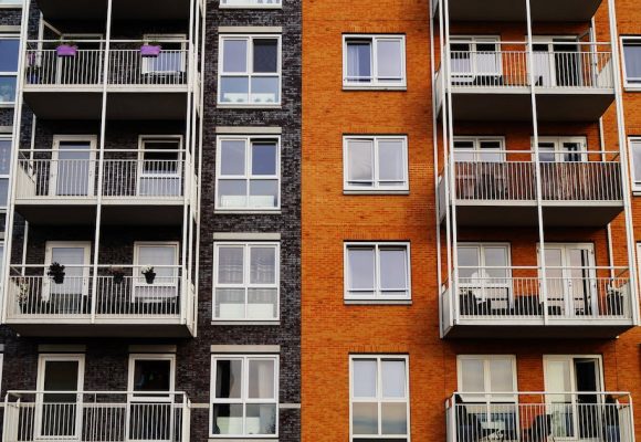 Inwestycje budowlane a trendy mieszkaniowe: Jak dostosować ofertę do oczekiwań rynku