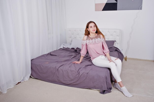 Wybór idealnego łóżka tapicerowanego do Twojej sypialni: na co zwrócić uwagę?